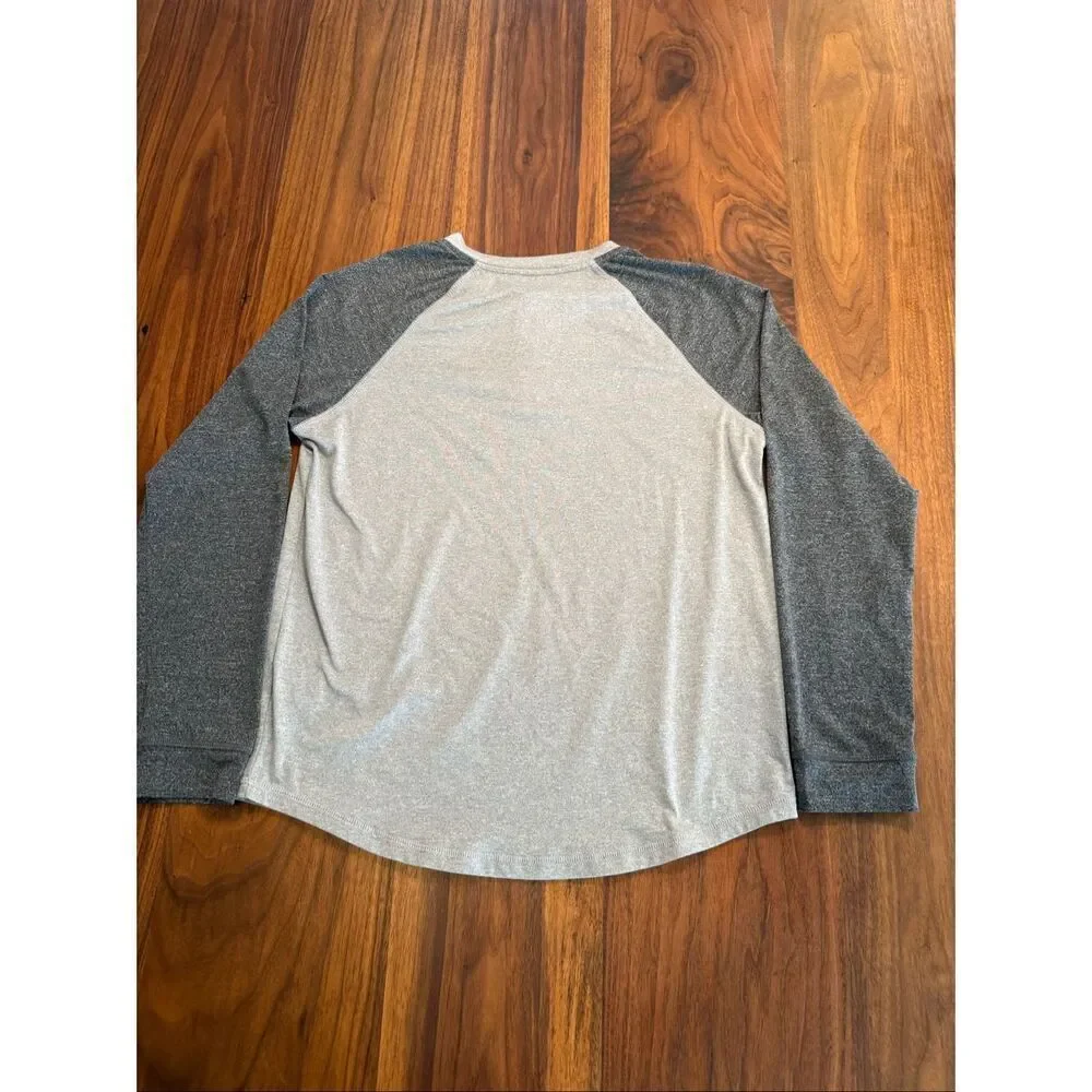Bundle of Two Rumi + Ryder Gray Navy Heather Raglan Henley Baseball Tee Large